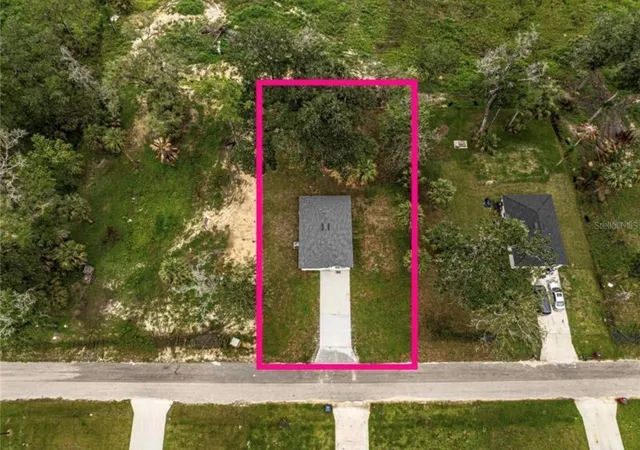 Photo 2 of Single family home for sale at 2399 Cr 423, Lake Panasoffkee, FL 33538 | MLS# G5118871 | Listing updated on 2026-10-09