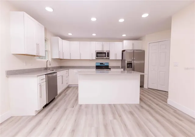 Photo 3 of Single family home for sale at 2399 Cr 423, Lake Panasoffkee, FL 33538 | MLS# G5118871 | Listing updated on 2026-10-09