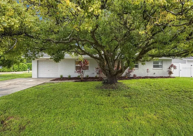 Single family home for sale at 3205 Dunbar Dr, SARASOTA, FL 34232 | MLS# TB8556549