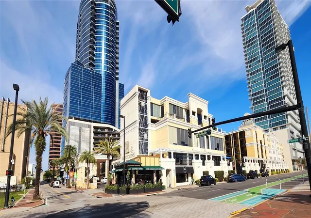 Photo 1 of Condo for sale at 151 E Washington St #327, Orlando, FL 32801 | MLS# S5159207 | Listing updated on 2026-10-10