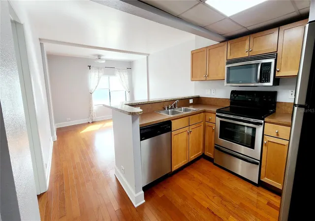 Photo 3 of Condo for sale at 151 E Washington St #327, Orlando, FL 32801 | MLS# S5159207 | Listing updated on 2026-10-10