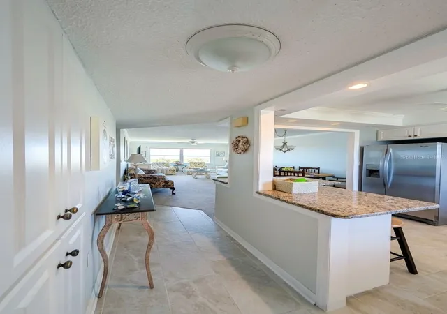 Photo 2 of Condo for sale at 4725 Cove Cir #APT 609, Saint Petersburg, FL 33708 | MLS# TB8556555 | Listing updated on 2026-10-22