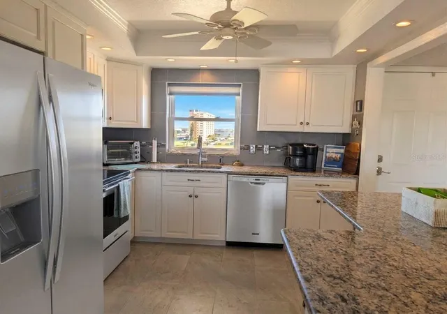 Photo 3 of Condo for sale at 4725 Cove Cir #APT 609, Saint Petersburg, FL 33708 | MLS# TB8556555 | Listing updated on 2026-10-22