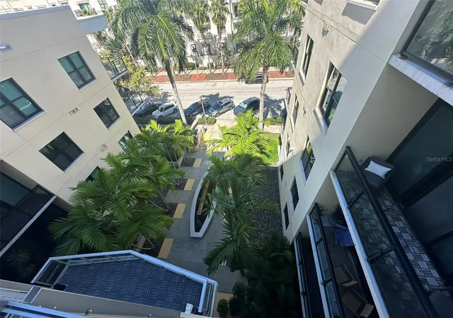 Photo 3 of Condo for sale at 400 4th Avenue S #1207, Saint Petersburg, FL 33701 | MLS# TB8556563 | Listing updated on 2026-10-22