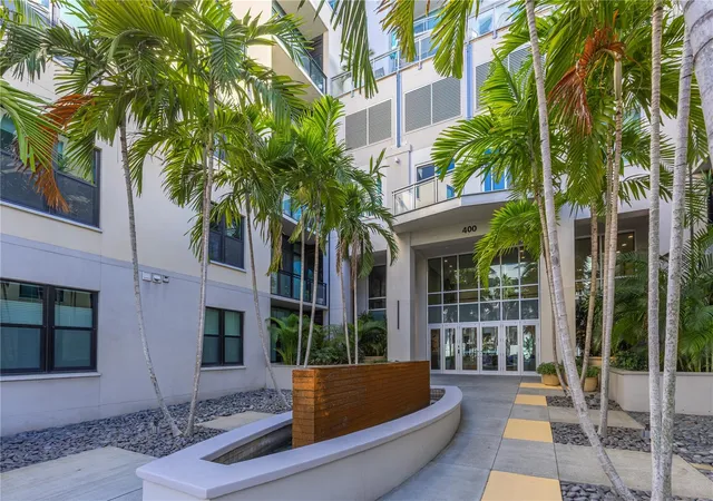 Listing Photo 1 - Condo for sale in building located at 400 4Th Ave S, St. Petersburg, FL 33701 - Unit #1207