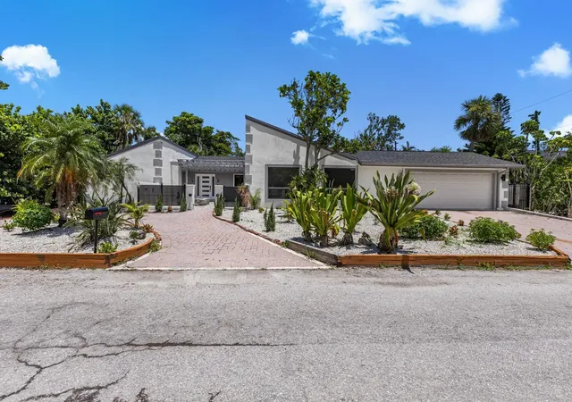Photo 1 of Single family home for sale at 3455 Anglin Dr, Sarasota, FL 34242 | MLS# A4709041 | Listing updated on 2026-10-09