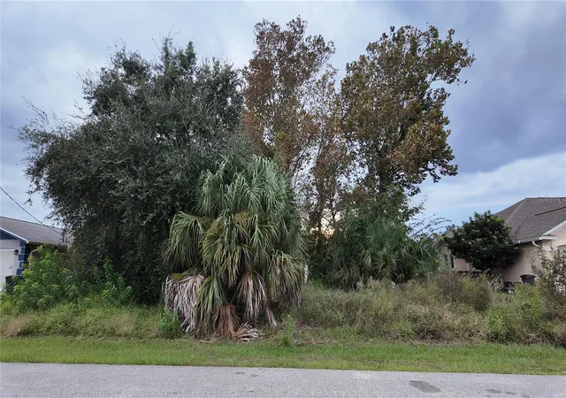 Photo 2 of Land for sale at 35 Coral Reef Ct N, Palm Coast, FL 32137 | MLS# OM733753 | Listing updated on 2026-10-14