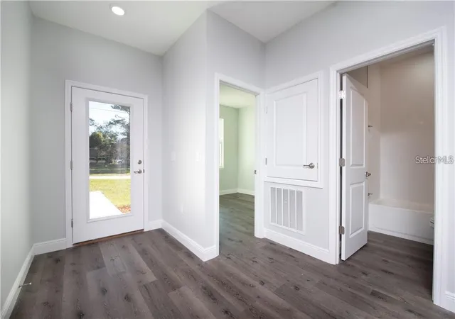 Photo 2 of Single family home for sale at 2433 Ave F NW, Winter Haven, FL 33880 | MLS# S5159213 | Listing updated on 2026-10-10