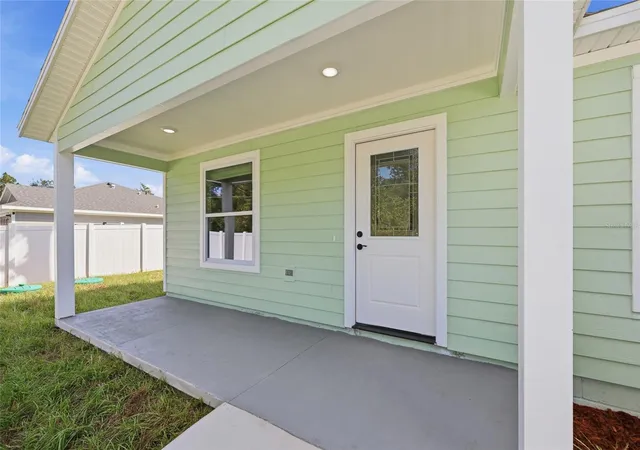 Photo 2 of Single family home for sale at 11134 Woodside Dr, Leesburg, FL 34788 | MLS# G5118876 | Listing updated on 2026-10-22