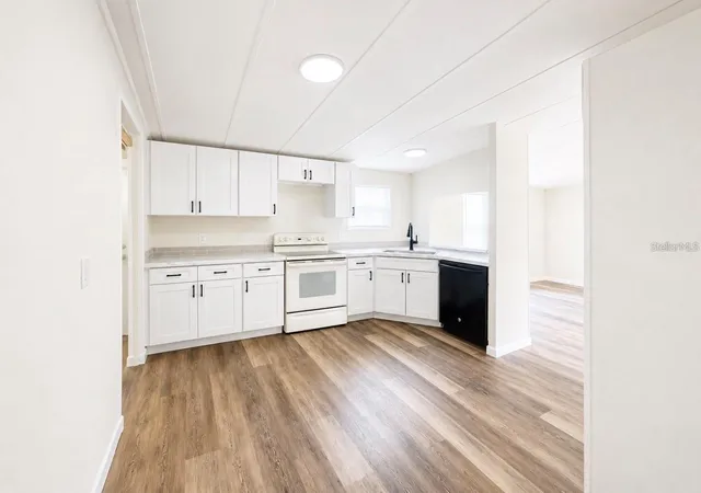 Photo 1 of Manufactured home for sale at 6416 Shiflett Ave, Lakeland, FL 33810 | MLS# B4902393 | Listing updated on 2026-10-10