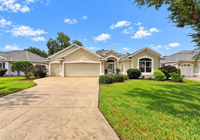 Photo 3 of Single family home for sale at 7775 SE 168th Lone Oak Loop, The Villages, FL 32162 | MLS# G5118877 | Listing updated on 2026-10-10