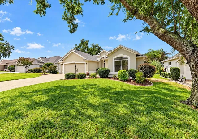 Photo 4 of Single family home for sale at 7775 SE 168th Lone Oak Loop, The Villages, FL 32162 | MLS# G5118877 | Listing updated on 2026-10-10