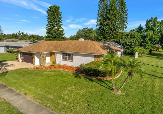 Photo 2 of Single family home for sale at 2079 Egret Dr, Palm Harbor, FL 34683 | MLS# TB8556584 | Listing updated on 2026-10-20