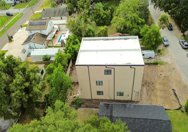 Listing Photo 4 - Condo for sale in building located at 2707 E 22nd Ave, TAMPA, FL 33605