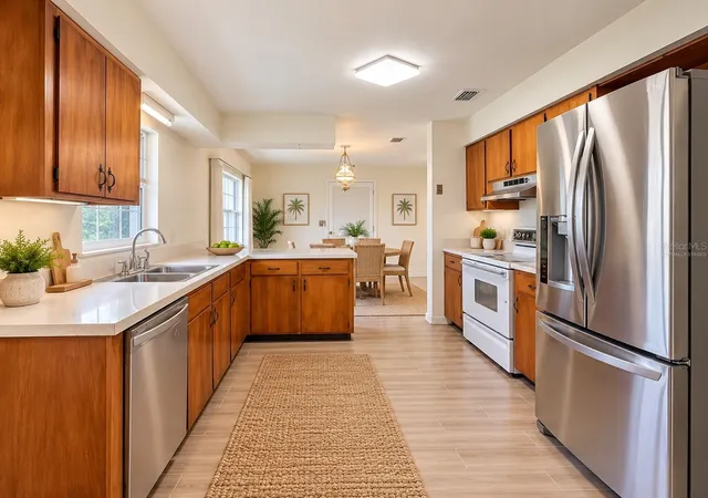Photo 4 of Single family home for sale at 15150 Colley Dr, Tavares, FL 32778 | MLS# O6448700 | Listing updated on 2026-10-10