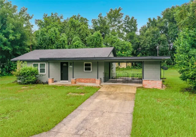 Photo 2 of Single family home for sale at 5134 Eagles Nest Rd, Fruitland Park, FL 34731 | MLS# G5118879 | Listing updated on 2026-10-10