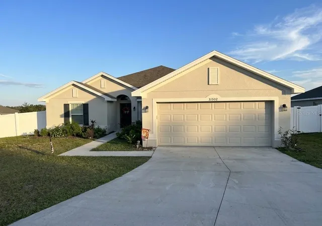 Photo 2 of Single family home for sale at 31502 Broadwater Ave, Leesburg, FL 34748 | MLS# G5118880 | Listing updated on 2026-10-12