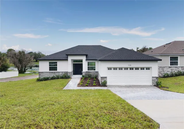 Single family home for sale at 1120 Chestnut St, Clermont, FL 34711 | MLS# O6448710 | Listing updated on 2026-10-15