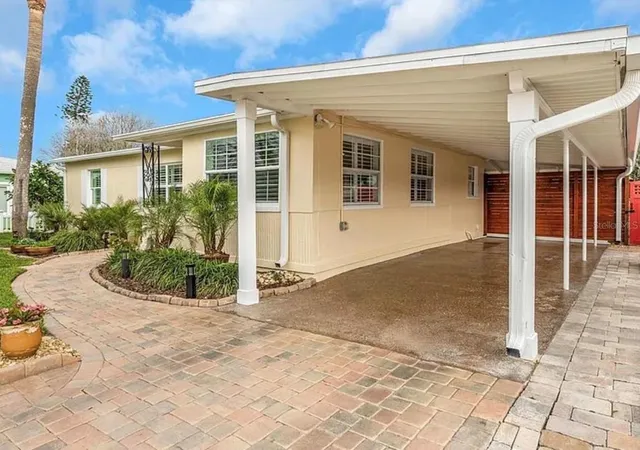 Photo 2 of Single family home for sale at 550 80th Avenue, St Pete Beach, FL 33706 | MLS# TB8556619 | Listing updated on 2026-10-10