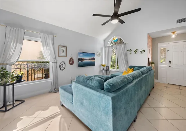 Photo 4 of Single family home for sale at 1314 Augusta National Blvd, Winter Springs, FL 32708 | MLS# O6448720 | Listing updated on 2026-10-29