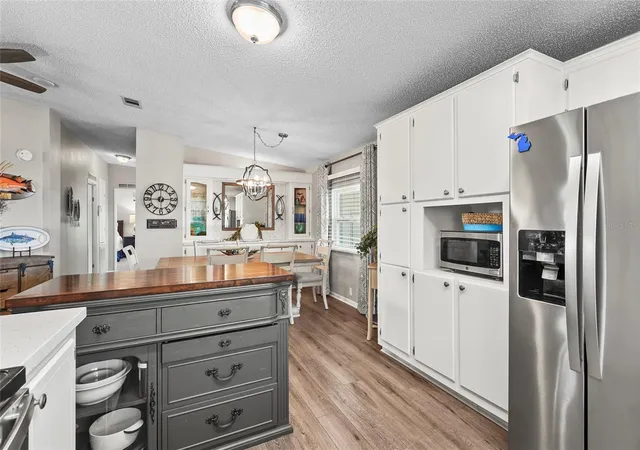 Photo 4 of Condo for sale at 8470 Imperial Cir, Palmetto, FL 34221 | MLS# A4709068 | Listing updated on 2026-10-10