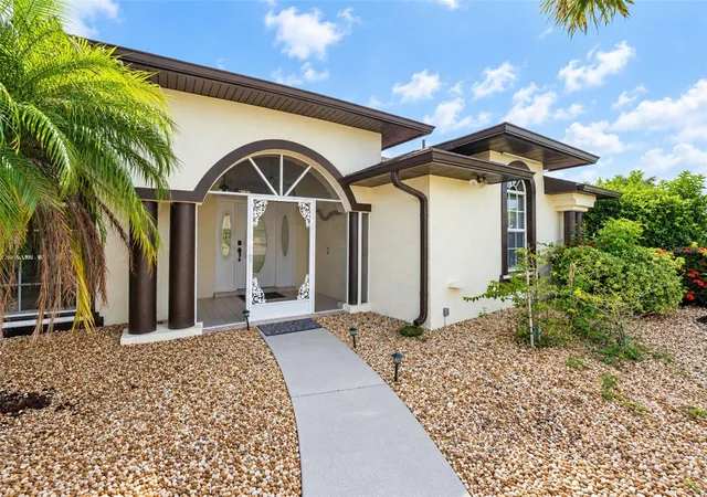Photo 1 of Single family home for sale at 25179 Campos Dr, Punta Gorda, FL 33983 | MLS# C7531813 | Listing updated on 2026-10-13