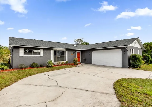 Photo 1 of Single family home for sale at 2533 Edgewater Ave, NEW SMYRNA BEACH, FL 32168 | MLS# O6448731 | Listing updated on 2026-10-20