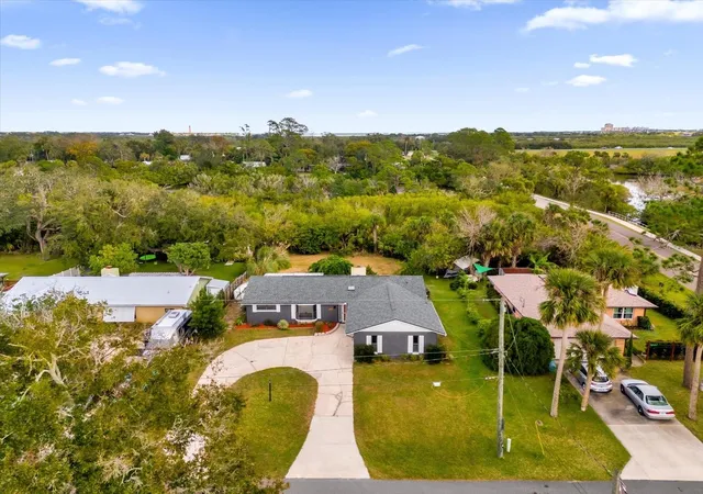 Photo 2 of Single family home for sale at 2533 Edgewater Ave, NEW SMYRNA BEACH, FL 32168 | MLS# O6448731 | Listing updated on 2026-10-20