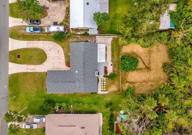 Photo 3 of Single family home for sale at 2533 Edgewater Ave, New Smyrna Beach, FL 32168 | MLS# O6448731 | Listing updated on 2026-10-20