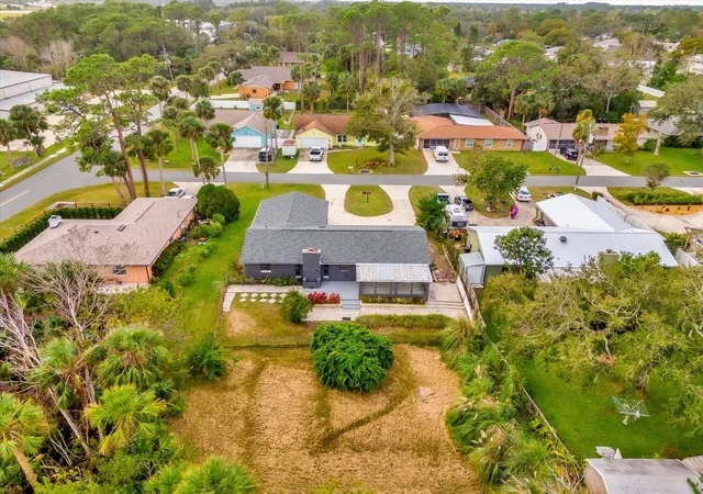 Photo 4 of Single family home for sale at 2533 Edgewater Ave, New Smyrna Beach, FL 32168 | MLS# O6448731 | Listing updated on 2026-10-20