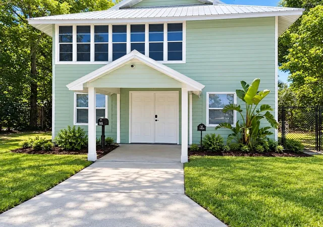Photo 1 of Multi family home for sale at 1025 E Main St, Bartow, FL 33830 | MLS# L4965665 | Listing updated on 2026-10-11