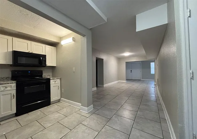Listing Photo 4 - Condo for sale in building located at 1025 E Main St, BARTOW, FL 33830