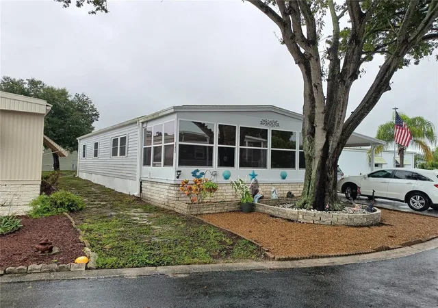 Photo 2 of Manufactured home for sale at 9790 66th Street N #182, Pinellas Park, FL 33782 | MLS# W7890221 | Listing updated on 2026-10-10