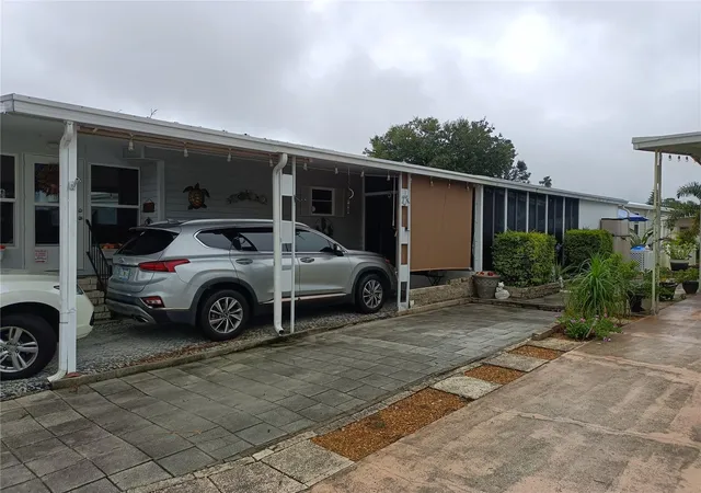 Photo 4 of Manufactured home for sale at 9790 66th Street N #182, Pinellas Park, FL 33782 | MLS# W7890221 | Listing updated on 2026-10-10
