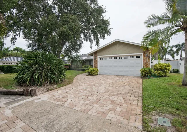 Photo 1 of Single family home for sale at 13511 Rustic Pines Blvd S, Seminole, FL 33776 | MLS# O6448733 | Listing updated on 2026-10-10