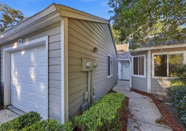 Photo 1 of Townhouse for sale at 916 Nw 124th Drive, Newberry, FL 32669 | MLS# GC544081 | Listing updated on 2026-10-14