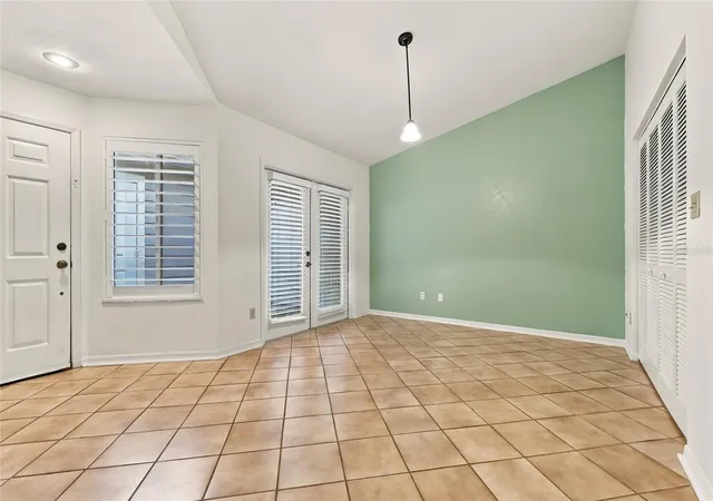 Photo 3 of Townhouse for sale at 916 Nw 124th Drive, Newberry, FL 32669 | MLS# GC544081 | Listing updated on 2026-10-14