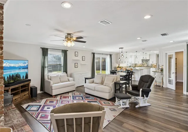 Photo 4 of Single family home for sale at 601 GREENBRIAR DRIVE, Brandon, FL 33511 | MLS# L4965668 | Listing updated on 2026-10-26