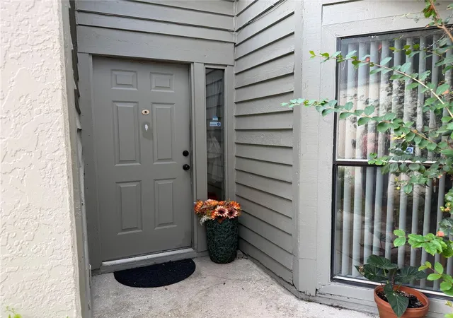 Listing Photo 4 - Condo for sale in building located at 13811 Lazy Oak Dr, TAMPA, FL 33613 - Unit #21