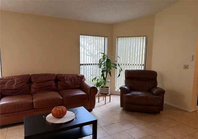 Listing Photo 5 - Condo for sale in building located at 13811 Lazy Oak Dr, TAMPA, FL 33613 - Unit #21