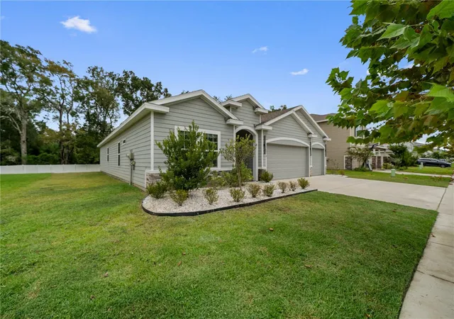 Photo 2 of Single family home for sale at 17574 Nw 173rd Road, Alachua, FL 32615 | MLS# GC544082 | Listing updated on 2026-10-10