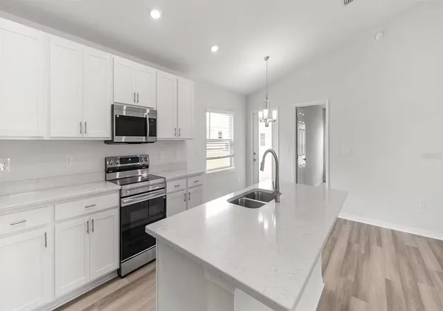 Photo 4 of Single family home for sale at 732 Bayside Blvd, Winter Haven, FL 33881 | MLS# L4965670 | Listing updated on 2026-10-10