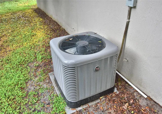 Photo 3 of House for sale at 3779 Red Oak Ct, Lake Wales, FL 33898 | MLS# P4940120 | Listing updated on 2026-10-14