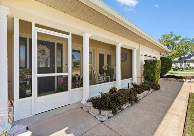 Photo 4 of Single family home for sale at 17432 SE 112th Court, Summerfield, FL 34491 | MLS# OM733770 | Listing updated on 2026-10-26