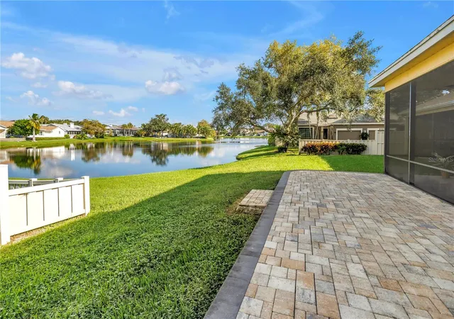 Photo 2 of Townhouse for sale at 868 Glades Ct Ne, Saint Petersburg, FL 33702 | MLS# TB8556673 | Listing updated on 2026-10-22