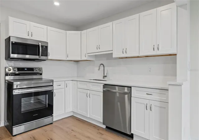 Photo 3 of Condo for sale at 4895 Bay St NE #109, Saint Petersburg, FL 33703 | MLS# TB8556675 | Listing updated on 2026-10-10
