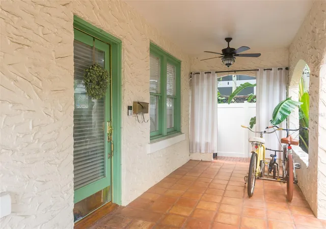 Photo 2 of Single family home for sale at 2912 W Neptune St, TAMPA, FL 33629 | MLS# TB8556676 | Listing updated on 2026-10-09