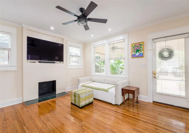 Photo 3 of Single family home for sale at 2912 W Neptune St, Tampa, FL 33629 | MLS# TB8556676 | Listing updated on 2026-10-10