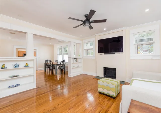Photo 4 of Single family home for sale at 2912 W Neptune St, Tampa, FL 33629 | MLS# TB8556676 | Listing updated on 2026-10-10