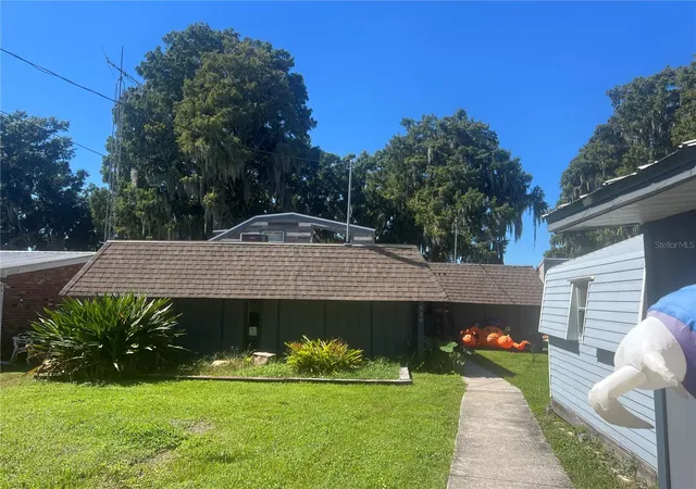 Photo 3 of Single family home for sale at 520 George St S, Tarpon Springs, FL 34688 | MLS# TB8556680 | Listing updated on 2026-10-26